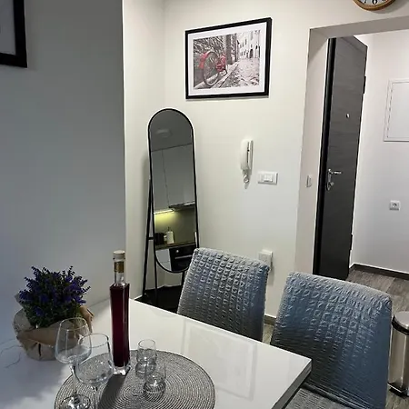 Ante's Apartment Split
