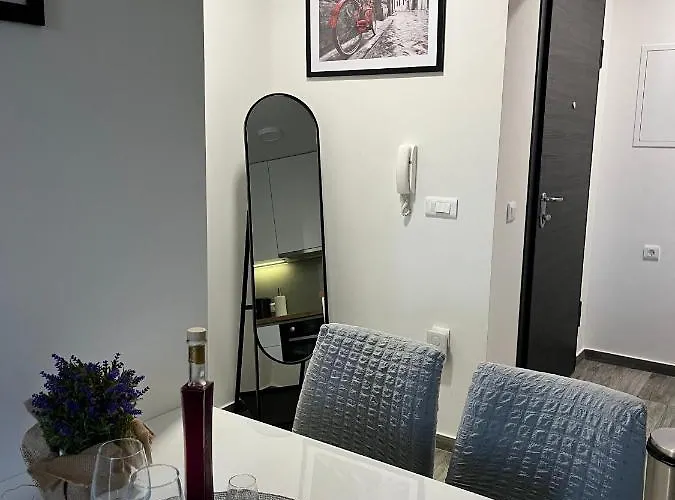 Ante's Apartment Split